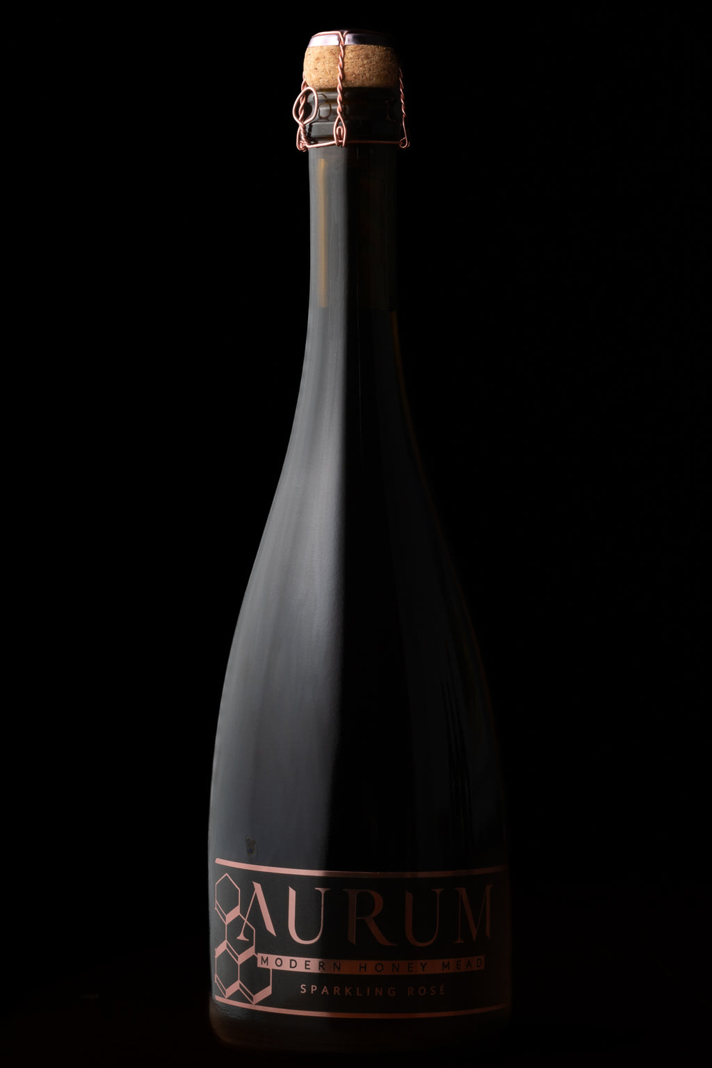Aurum Sparkling Rosé Manuka honey wine bottle, Rose Gold label