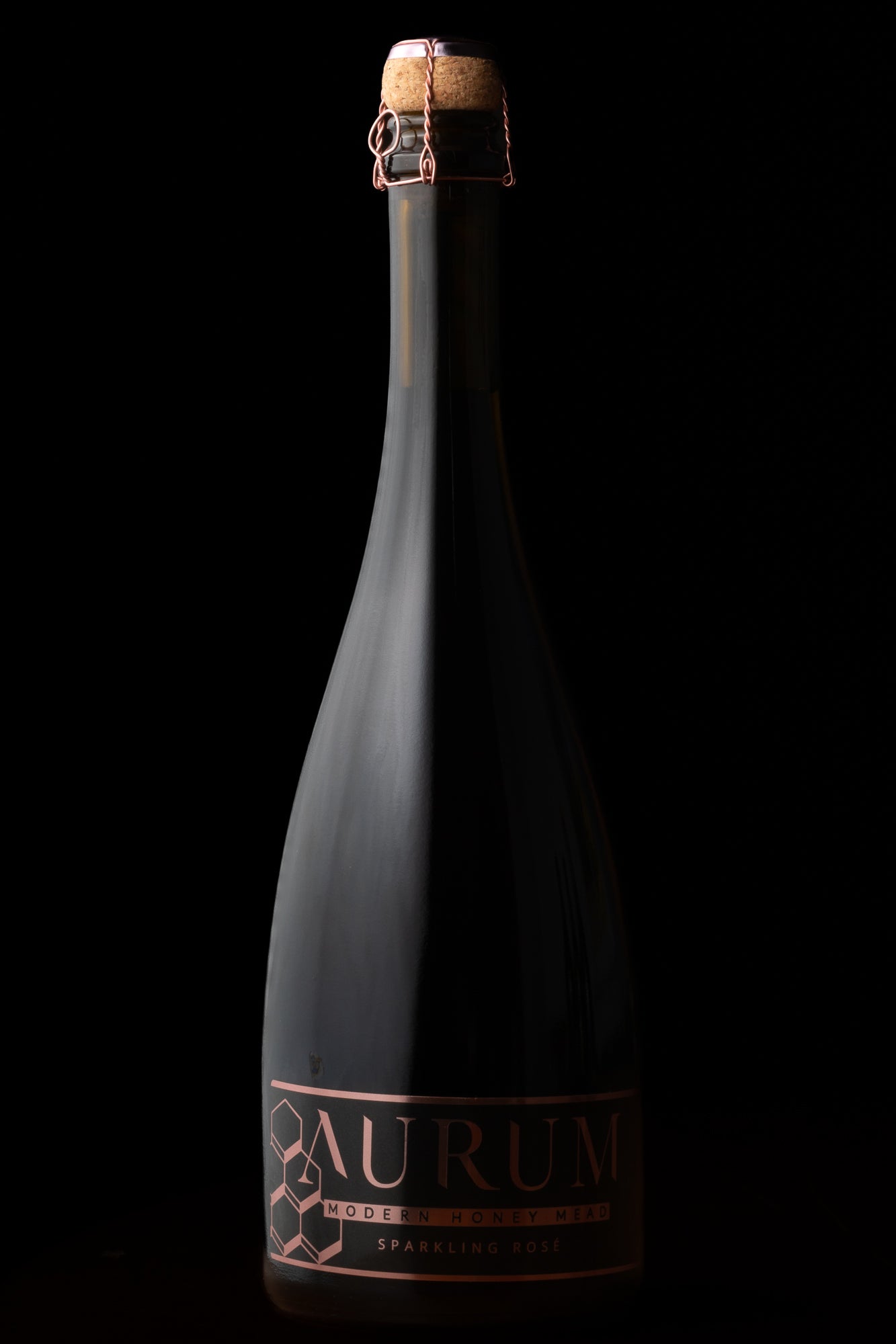 Aurum Sparkling Rosé Manuka honey wine bottle, Rose Gold label