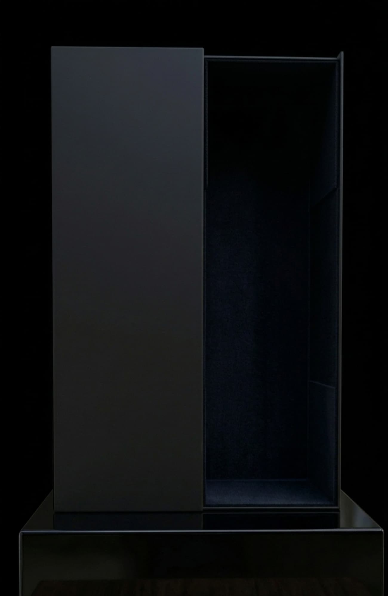 AURUM Collector's Premium Gift Box open, showing the bottle inside